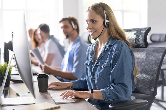 Certified U.S.-based technician staffing a 24/7 managed IT help desk