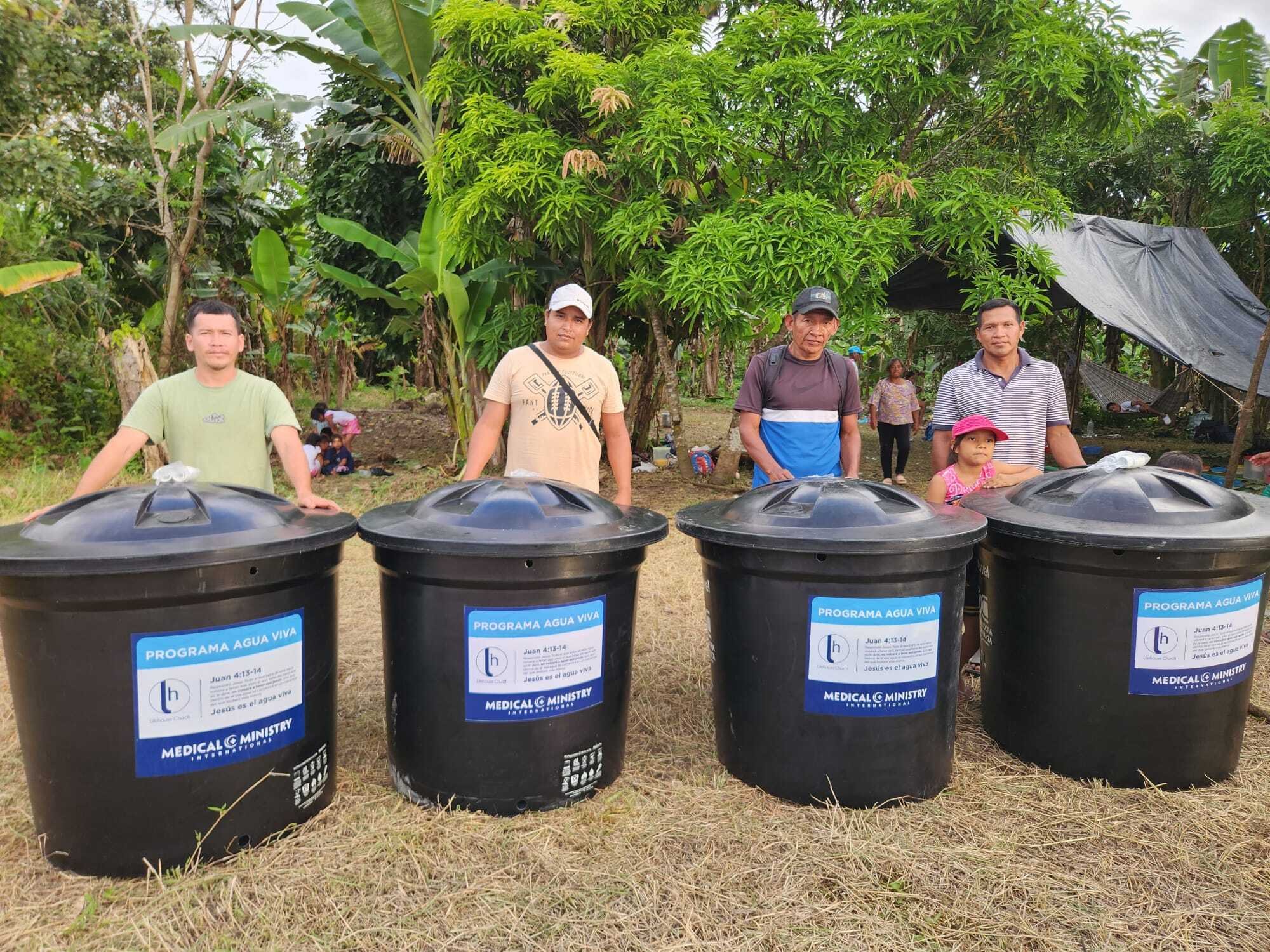 Installing a rainwater collection in the Amazon